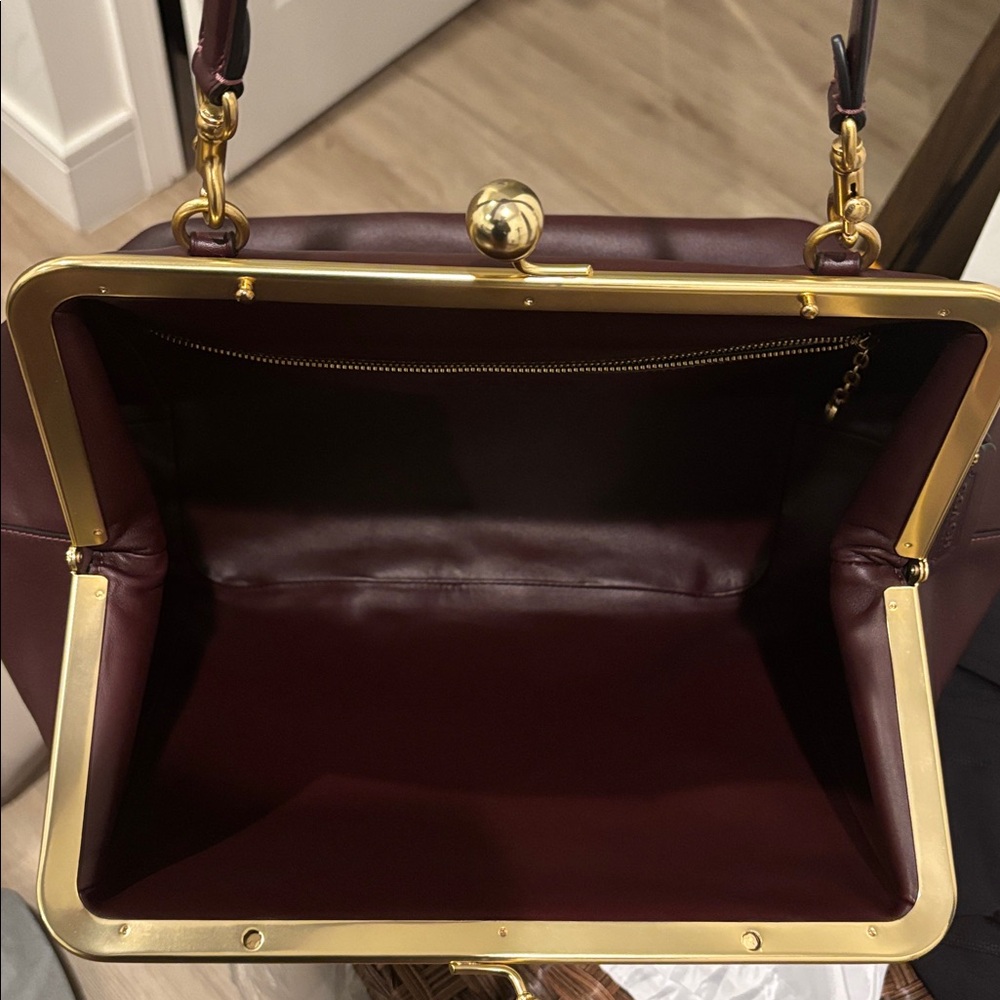 Coach Large Kisslock in Black Currant - Picture 3 of 7